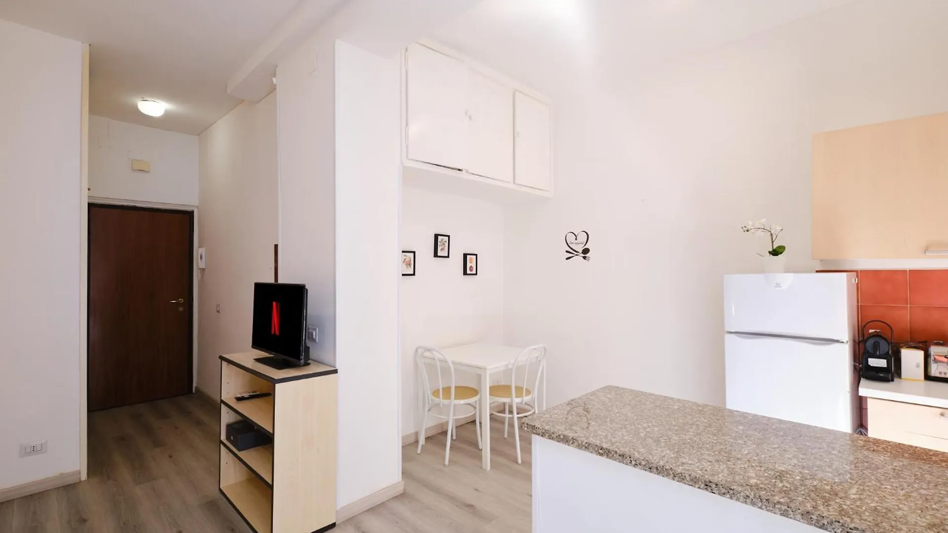 Tuscolana Blu Apartment - Grazioso Monolocale Rome Italy